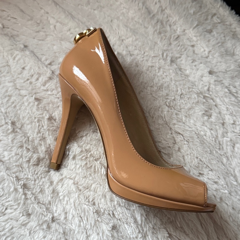 Michael Kors Tan Classic and Classy Heels